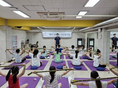 자세 교정으로 거북이 탈출하세요~ 노원, <찾아가는 청소년 척추측만증·거북목증후군 조기검진> 안착