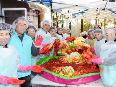 손영준 노원구의장, 공릉1동 복지협의회 김장 나눔 행사 함께해